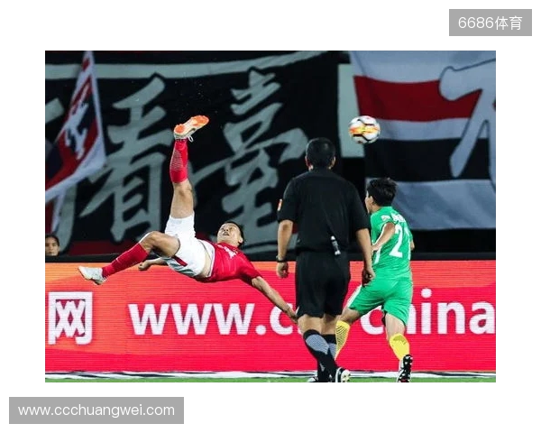 完美融入!廷伯:埃泽上演帽子戏法不是巧合,他很努力性格也很好 完美融入!廷伯:埃泽上演帽子戏法不是巧合,他很努力性格也很好